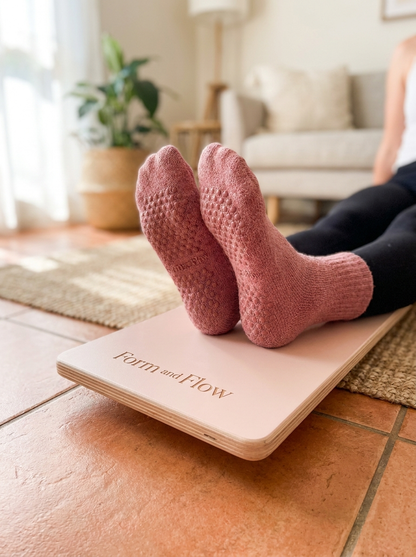 The Form & Flow Grip Socks™ — Non-Slip Pilates & Studio Socks