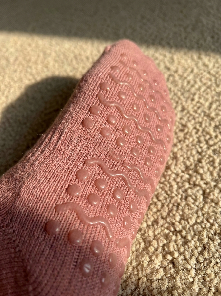 The Form & Flow Grip Socks™ — Non-Slip Pilates & Studio Socks